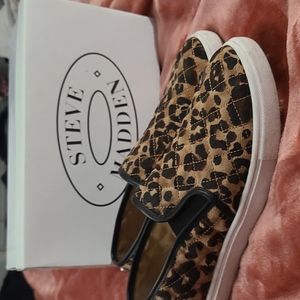 Steve Madden leopard slip on shoes